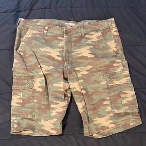 Mens camo shorts. Size 40